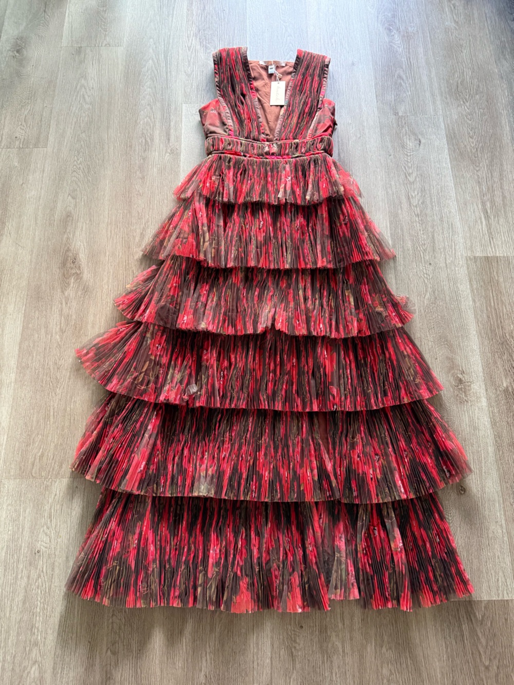 hutch amora brown & red floral print v-neck tiered tulle maxi gown dress small